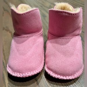 NWT Bearpaw Boots